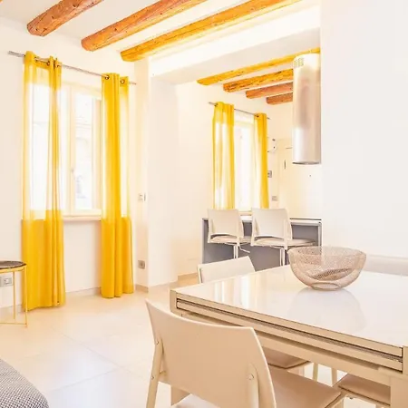 Apartment San Giovanni In Valle - Italian Homing